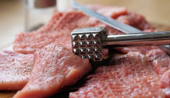 meat-hammer-2238538_1920